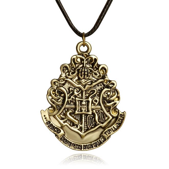 Harry Potter Hogwarts Magic School crest necklace