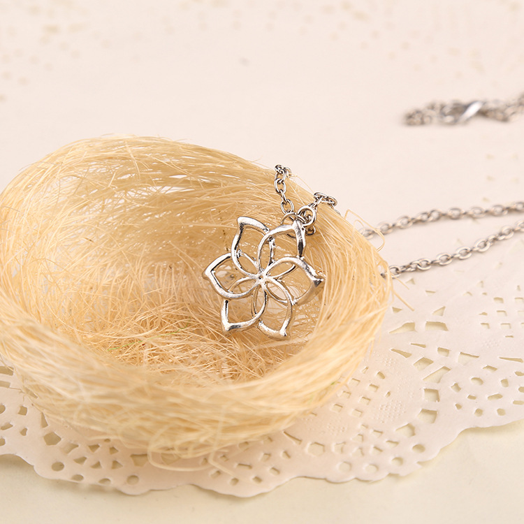 Hobbit necklace Galadriel Flower Necklace