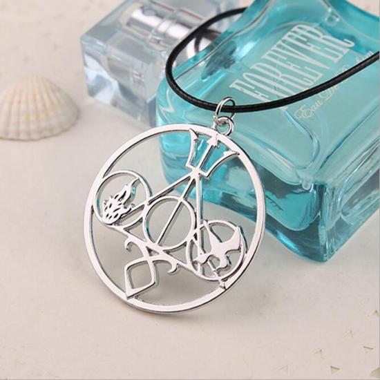 City of bones of the classic movie The Hunger Games Harry Potter Observing sided perspective necklace/