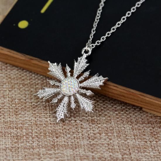 Fantastic Beasts Snowflake Necklace/