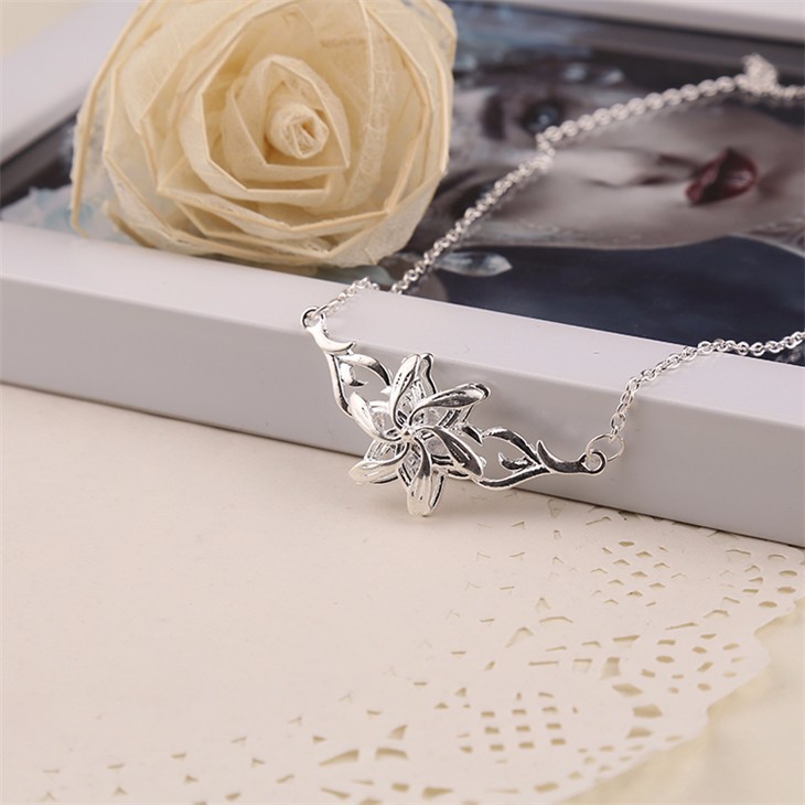 The Elves Galadriel Queen necklace flower silver pendant